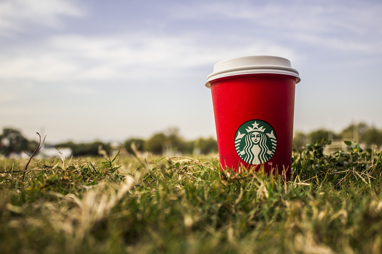 Starbucks опроверг информацию о покупке кофе за биткоины