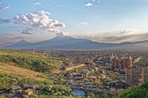 В столице Армении запустили крупнейшую в мире майнинг-ферму