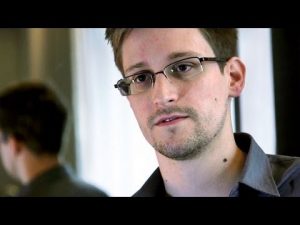 Эдвард Сноуден нашел главный недостаток биткоина